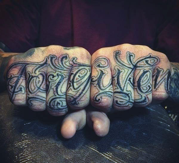Top 100 besten Knuckle Tattoos für Männer - eine Faust voller Ideen  