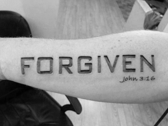 30 John 3 16 Tattoo Designs für Männer - religiöse Tinte Ideen  