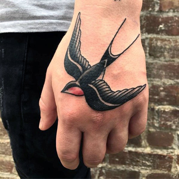 70 traditionelle Swallow Tattoo Designs für Männer - Old School Bird Ideen  