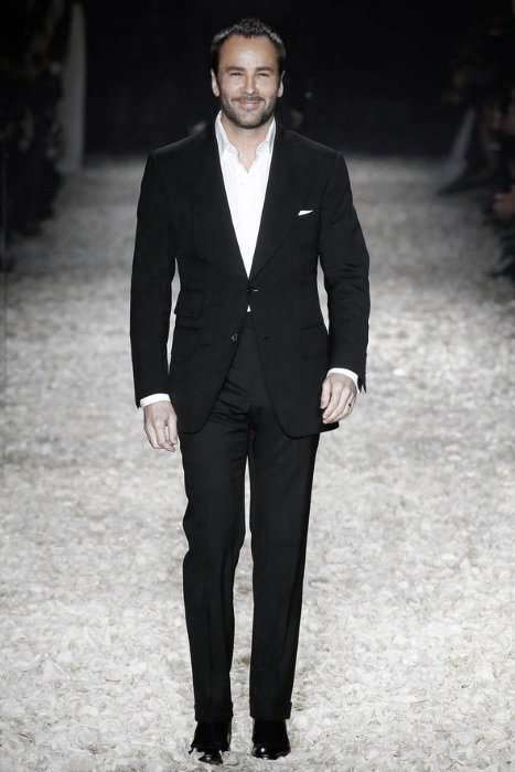 Wie man einen Anzug ohne Krawatte trägt - 50 Mode-Stile für Männer  