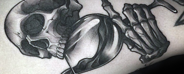 50 Wein Tattoo Designs für Männer Vino Ink Ideen Mann Stil Tattoo