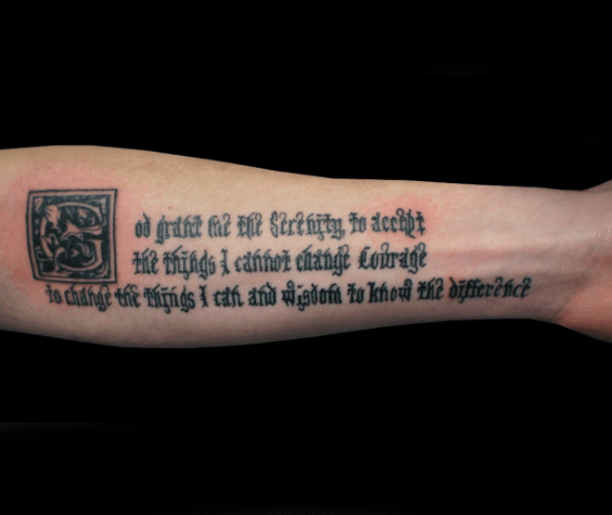 50 Serenity Prayer Tattoo Designs für Männer - Emporhebende Ideen  