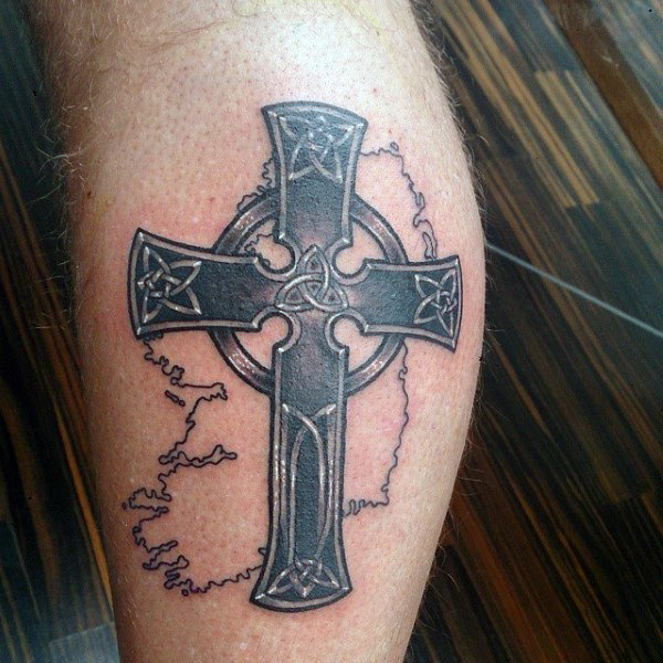 100 keltisches Kreuz Tattoos für Männer - alte Symbol Design-Ideen  