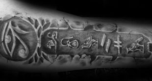 30 Hieroglyphen Tattoo Designs für Männer - Ancient Egyptian Ink Ideas  