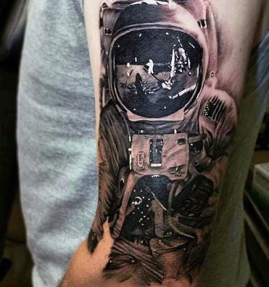 100 Astronaut Tattoo Designs für Männer - Raumfahrt Ideen  