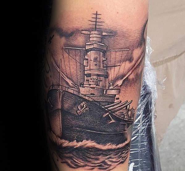 40 Schlachtschiff Tattoo Designs für Männer - Manly Ink Ideen  