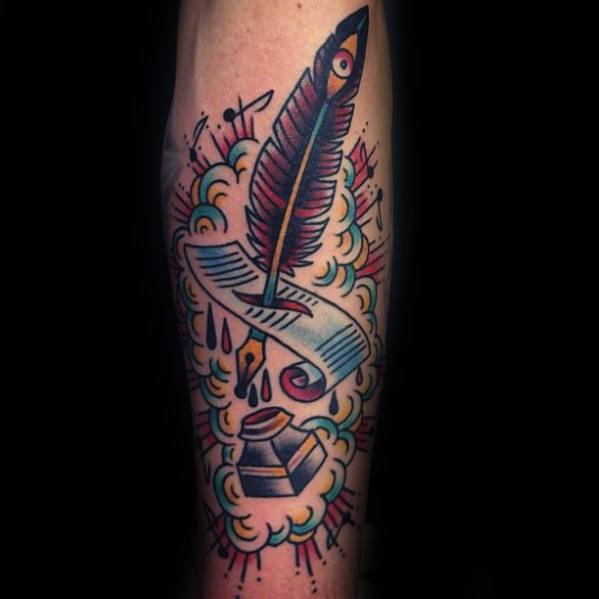 50 Federkiel Tattoo Designs für Männer - Feather Pen Ink Ideen  
