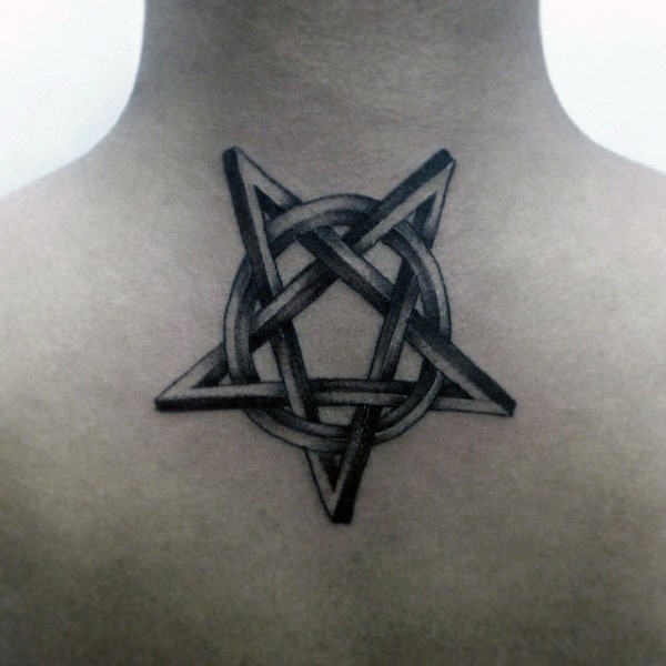 50 Pentagramm Tattoo-Designs für Männer - fünf Spitzen Star Ideen  