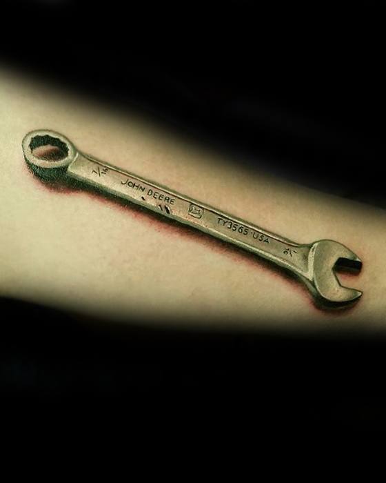60 Wrench Tattoo Designs für Männer - Tool Ink Ideen  