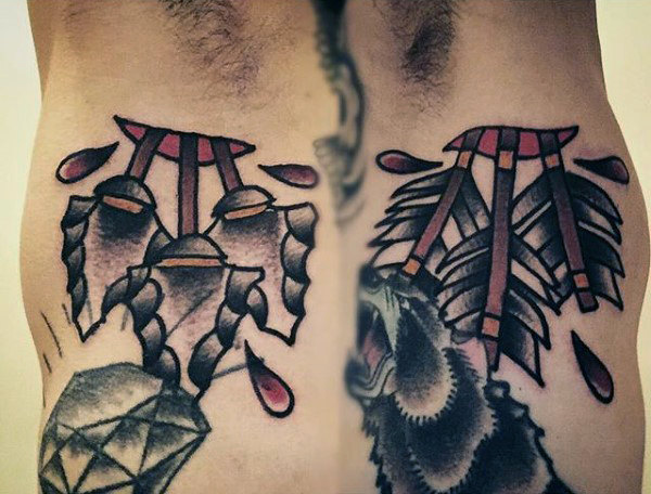 80 Pfeilspitze Tattoo Designs für Männer - alte Waffen Tinte  