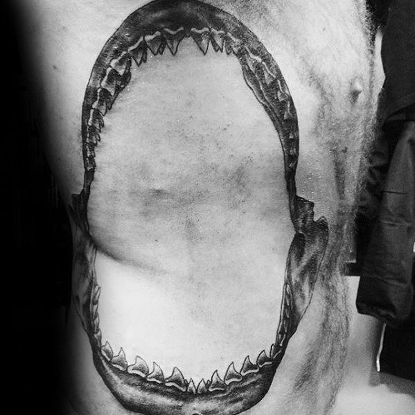 60 Shark Jaw Tattoo Designs für Männer - ein Biss Tinte Ideen  