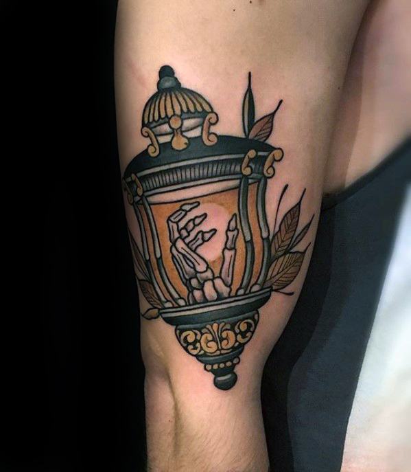 60 Laterne Tattoo Designs für Männer - flammende Tinte Ideen  