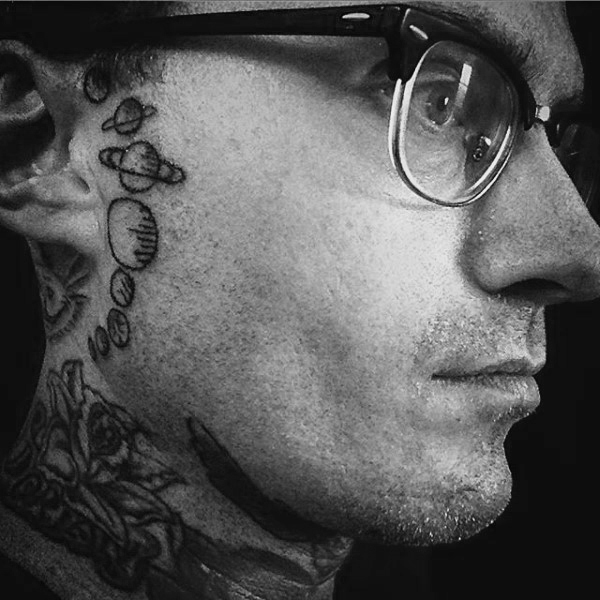 90 Face Tattoos für Männer - Maskuline Design-Ideen  