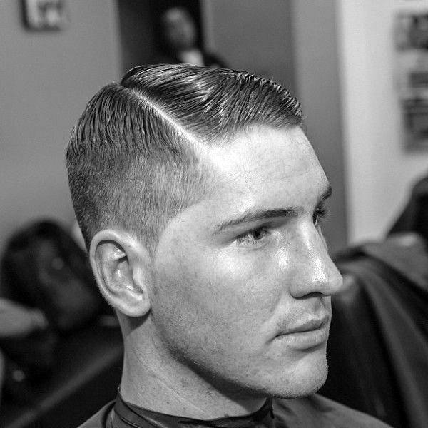Kamm über Haarschnitt für Männer - 40 klassische männliche Frisuren  