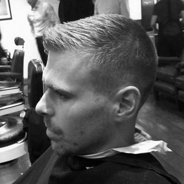 Ivy League Haircut für Männer - eine sozial angesehene Frisur  