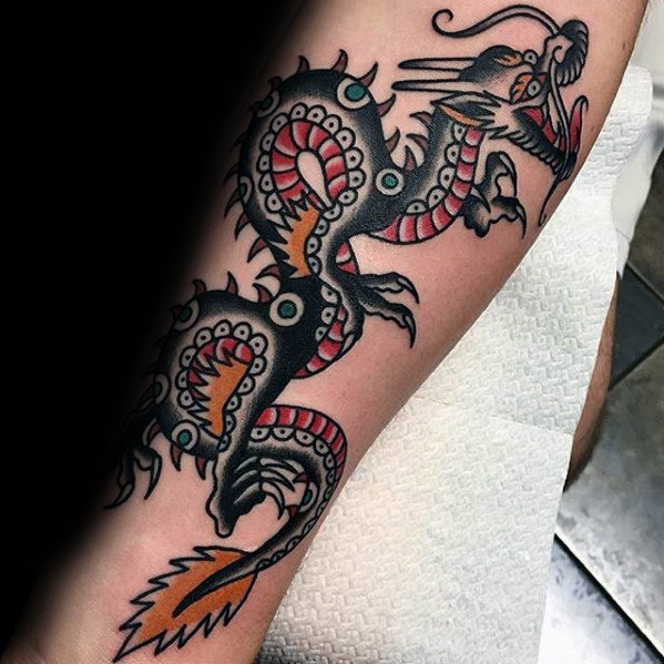 50 traditionelle Dragon Tattoo Designs für Männer - Retro-Ideen  