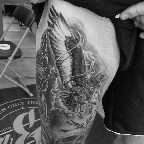 70 Oberschenkel Tattoos für Männer - Manly Ink Designs  