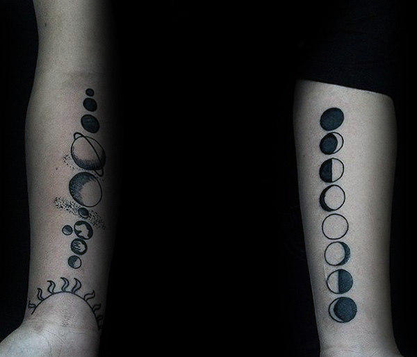75 Mondphasen Tattoo-Designs für Männer - beleuchtete Ideen  