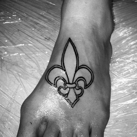 70 Fleur De Lis Tattoo Designs für Männer - stilisierte Lily Ink Ideen  