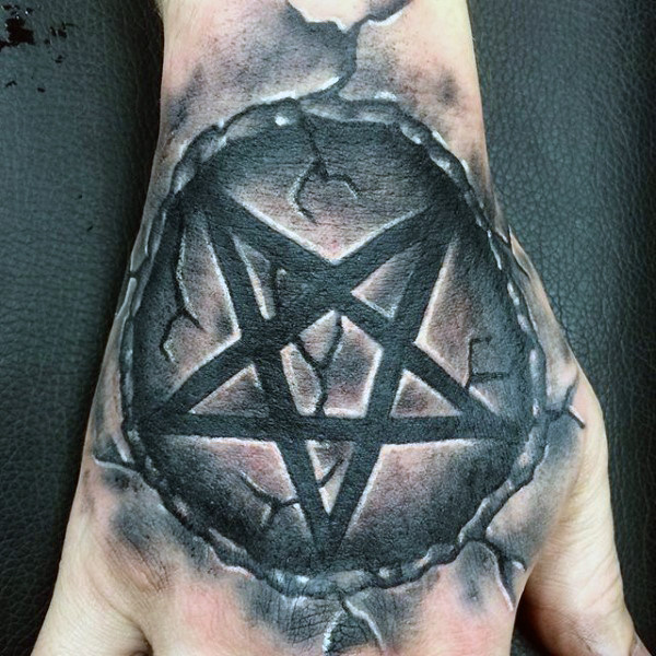 50 Pentagramm Tattoo-Designs für Männer - fünf Spitzen Star Ideen  