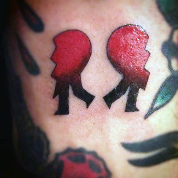 40 gebrochenes Herz Tattoo Designs für Männer - Split Ink Ideen - Mann