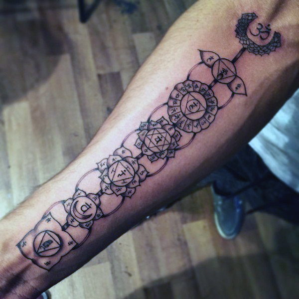 40 Chakras Tattoo Designs für Männer - Spirituelle Tinte Ideen  
