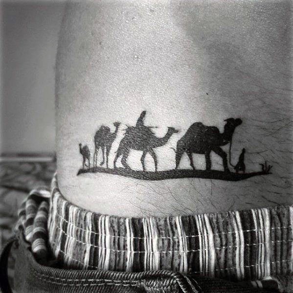 40 Camel Tattoo Designs für Männer - Desert Creature Ink Ideen  