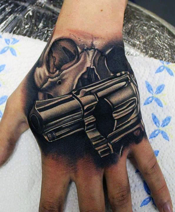 50 Gun Tattoos für Männer - Explosive Bullet Design-Ideen  