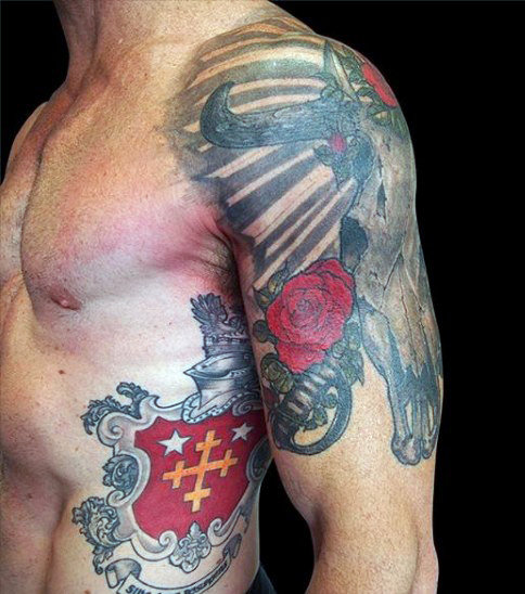 50 Familienwappen Tattoos für Männer - Ornamental Designs mit einem stolzen Erbe  