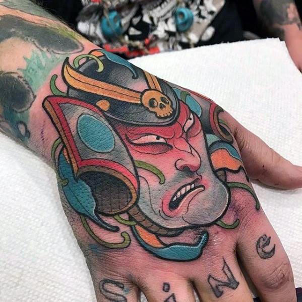 40 einzigartige Hand Tattoos für Männer - Manly Ink Design-Ideen  