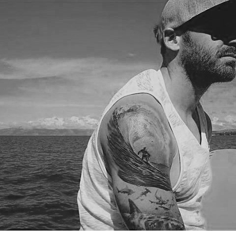 90 Surf Tattoos für Männer - Oceanic Design-Ideen  