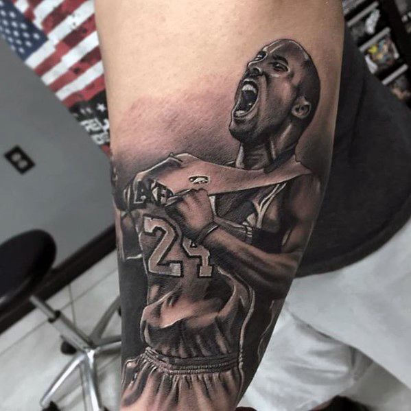 30 Kobe Bryant Tattoo Designs für Männer - Basketball-Tinte Ideen  
