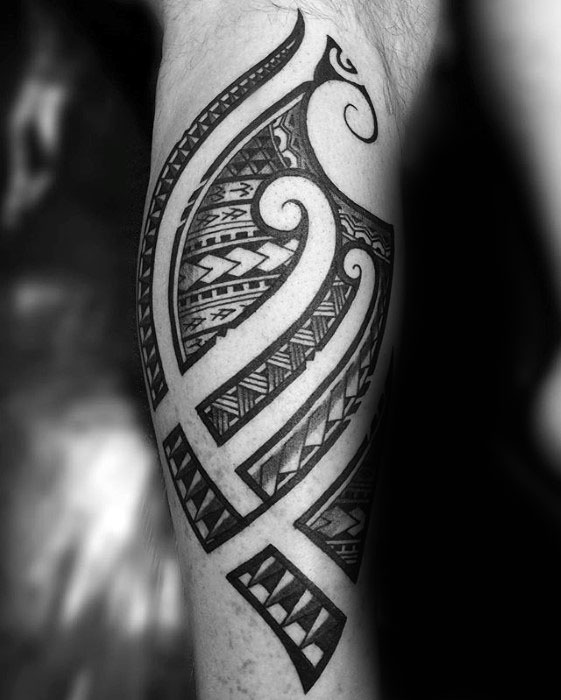40 polynesischen Bein Tattoo Designs für Männer - Manly Tribal Ideen  