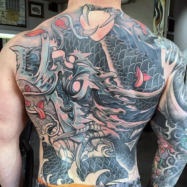 100 Badass Tattoos für Jungs - Maskuline Design-Ideen  