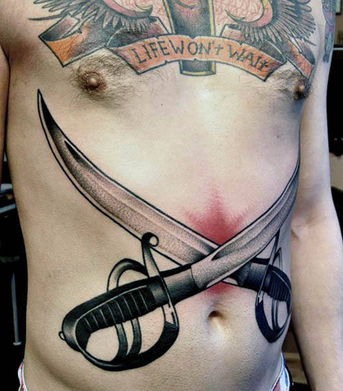 50 Schwert Tattoos für Männer - ein scharfer Sinn für Suave Raffinesse  