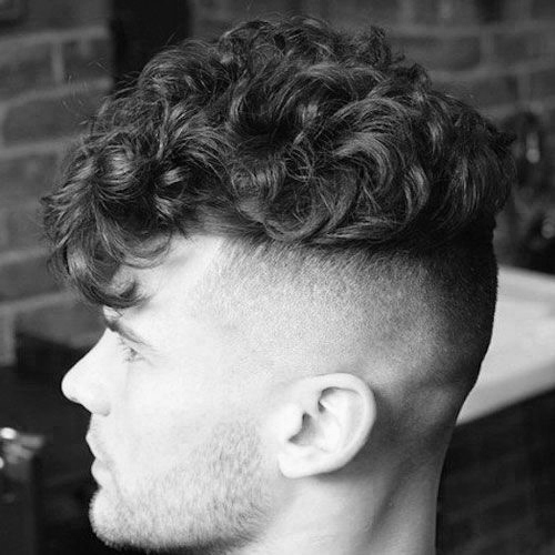 20 lockige Undercut Haircuts für Männer - schneidet mit Spulen und Knicken  
