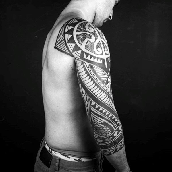 40 polynesische Ärmel Tattoo Designs für Männer - Tribal Ink Ideen  