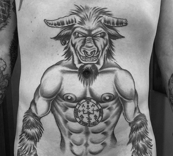 40 Minotaur Tattoo Designs für Männer - griechische Mythologie Ideen  