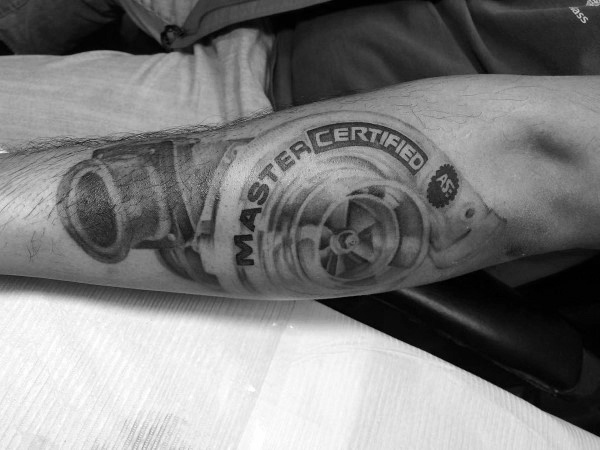 50 Turbo Tattoo Ideen für Männer - Turbocharged Designs  