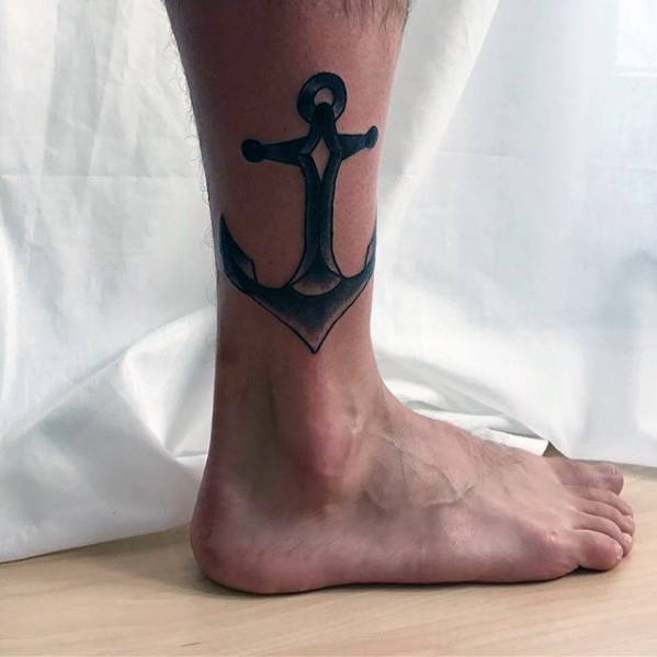 50 einfache traditionelle Tattoos für Männer - Old School Design-Ideen  