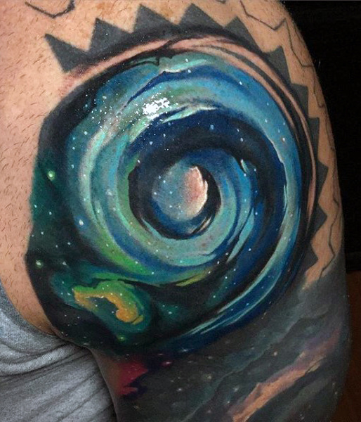 70 Weltraum Tattoos für Männer - Galaxy Cluster und Konstellationen  