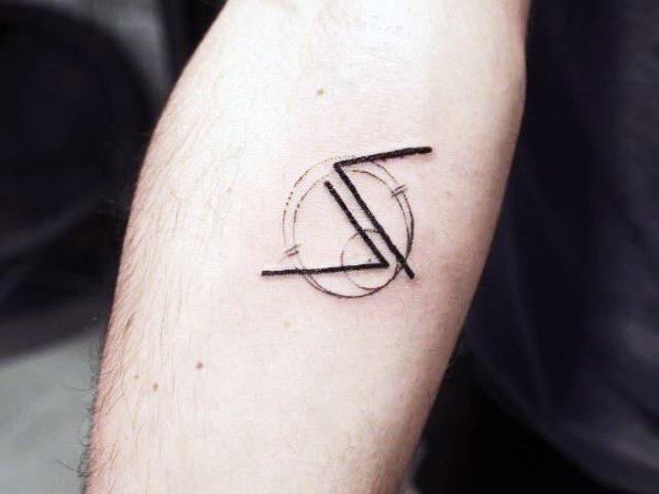 50 kleine kreative Tattoos für Männer - einzigartige Design-Ideen  