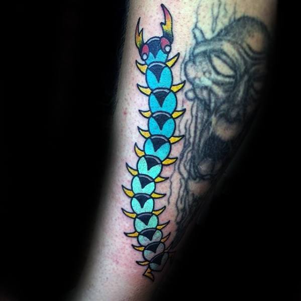 50 Tausendfüßler Tattoo Designs für Männer - Insekt Tinte Ideen  