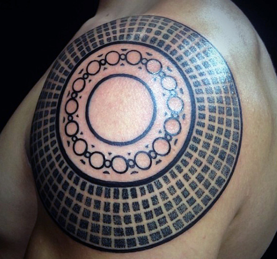 90 Circle Tattoo Designs für Männer - Circular Ink Ideen  