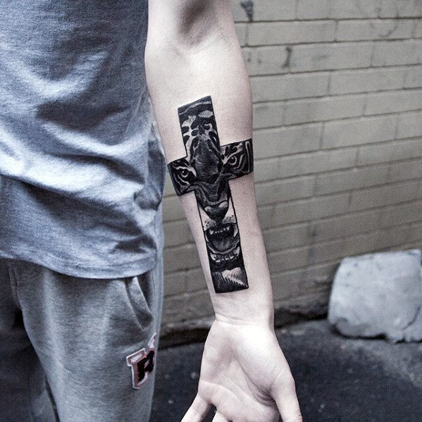 Top 60 Best Cross Tattoos für Männer - ein Symbol für Glauben und Erbe  
