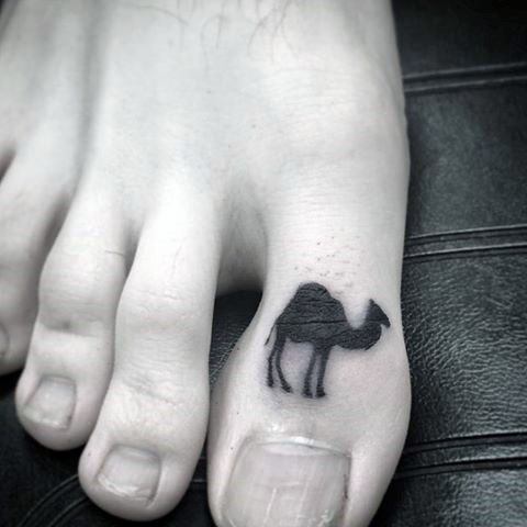 40 Camel Tattoo Designs für Männer - Desert Creature Ink Ideen  