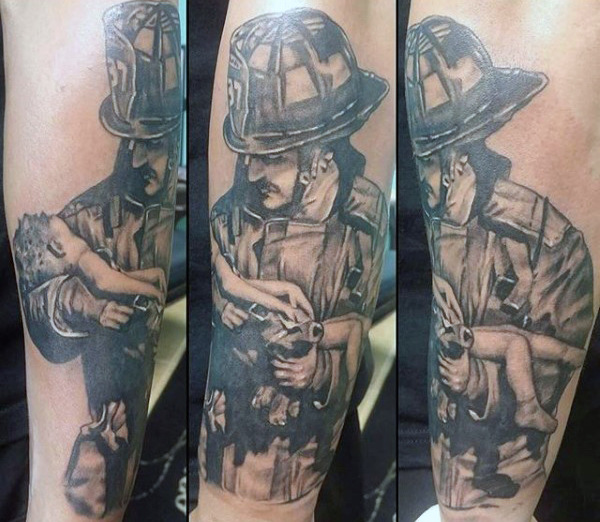 50 Feuerwehrmann Tattoos für Männer - Masculine Fireman Ideen  