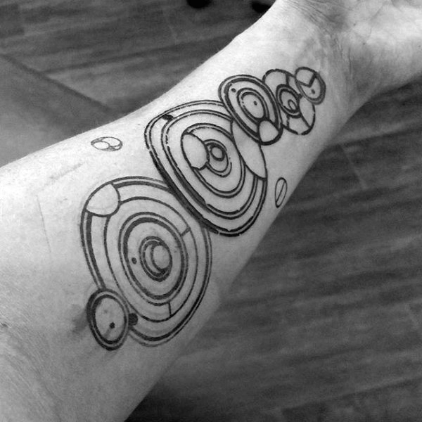 40 Gallifreyan Tattoo Designs für Männer - Doctor Who Ink Ideen  