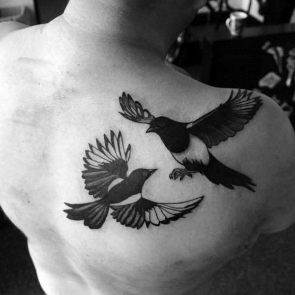50 Elster Tattoo Designs für Männer - Vogel-Tinte-Ideen  