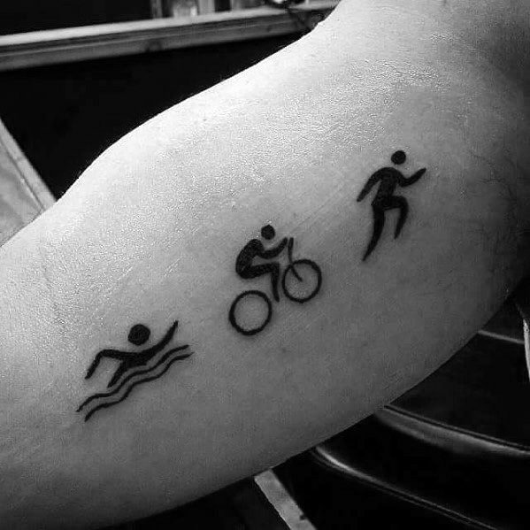 80 Ironman Tattoo Designs für Männer - Triathlon-Tinten-Ideen  